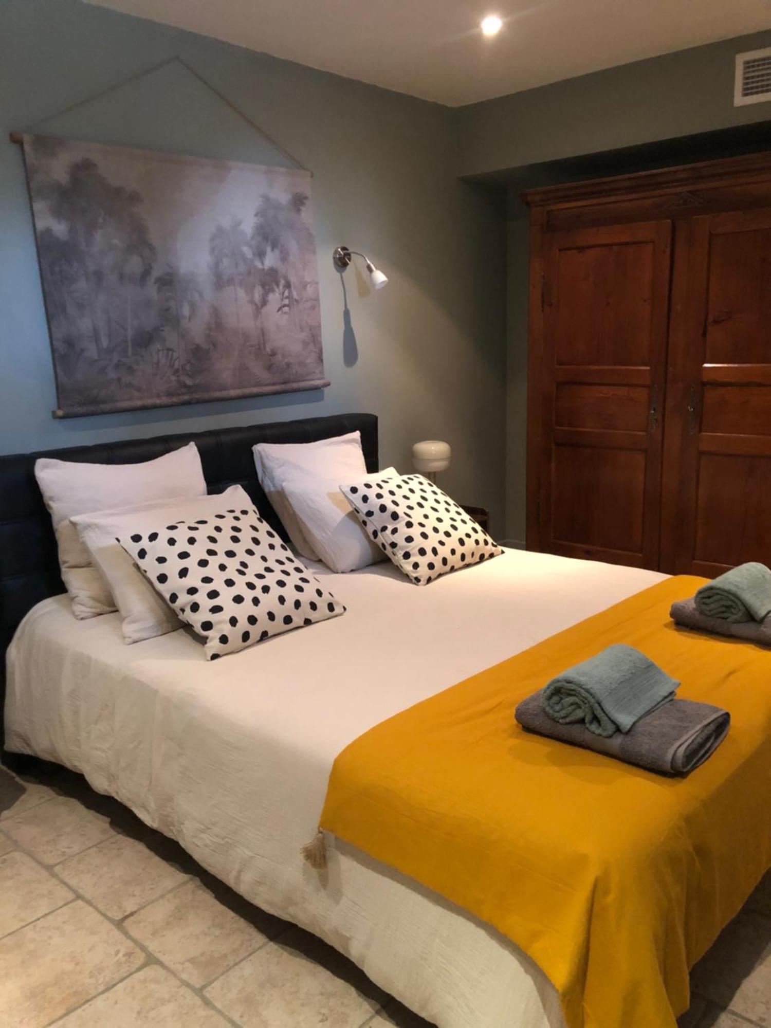 Au Bout Du Pre Hotell Pézenas Exteriör bild